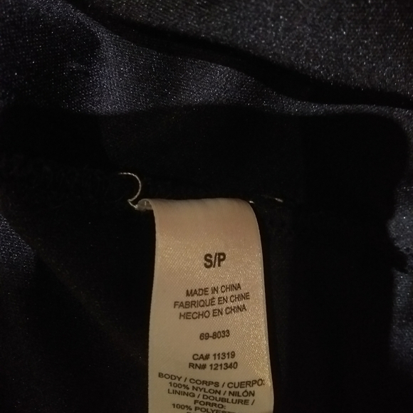 Mid length bodycon black dress w/long sleeves and low back - Picture 5 of 5